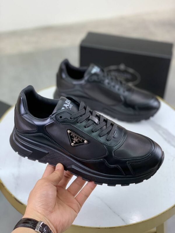 prada prax 01 blau/gelb/rot (kopie)