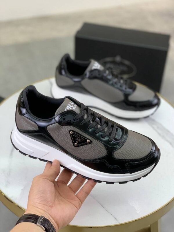prada prax 01 blau/gelb/rot (kopie)