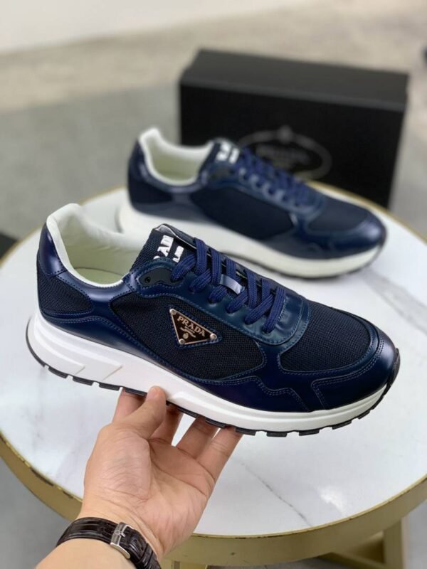 prada prax 01 blau/gelb/rot (kopie)