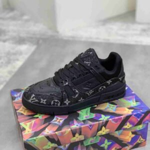 louis vuitton run away voll schwarz mit muster (kopie)